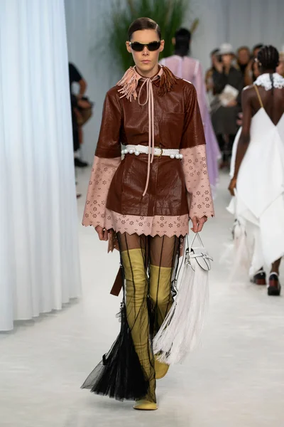 Look 29